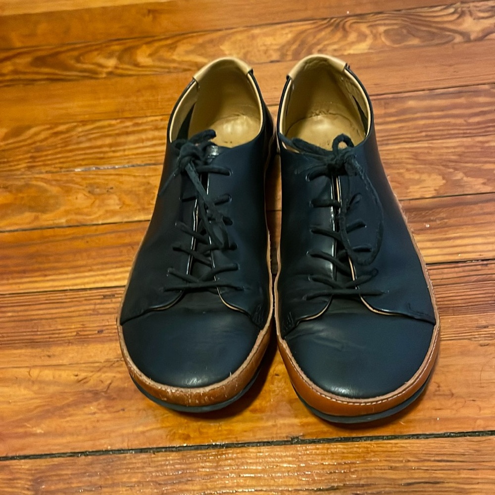 Women’s Vivo barefoot size EU 39/US 8 black leather shoes